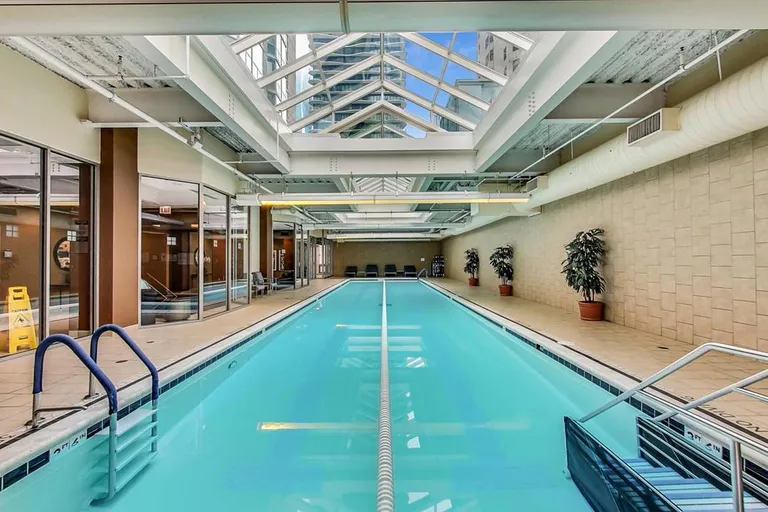 Chicago Real Estate | View 222 N Columbus, 4803 | room 18 | View 19