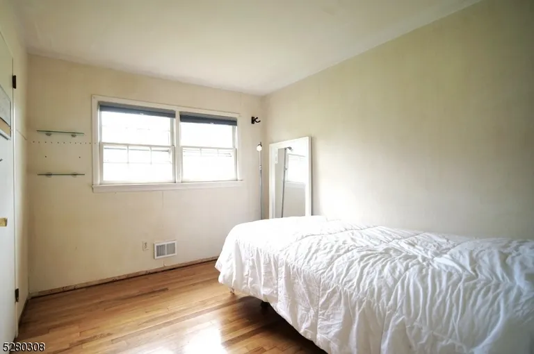 New York City Real Estate | View 11 Rollin Dr | room 10 | View 11