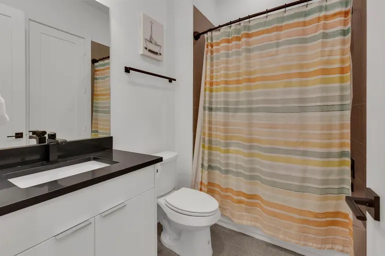 New York City Real Estate | View 1016 Lawrence Street Unit# B | room 27 | View 28