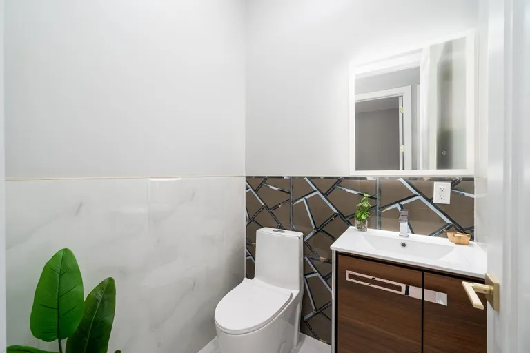 Jersey City/Hoboken Real Estate | View 22 Perrine Ave Unit# 2 | room 16 | View 17