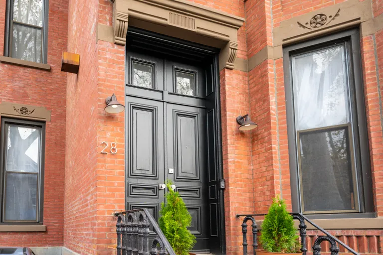 New York City Real Estate | View 28 Howard Pl | IMG-23 | View 2