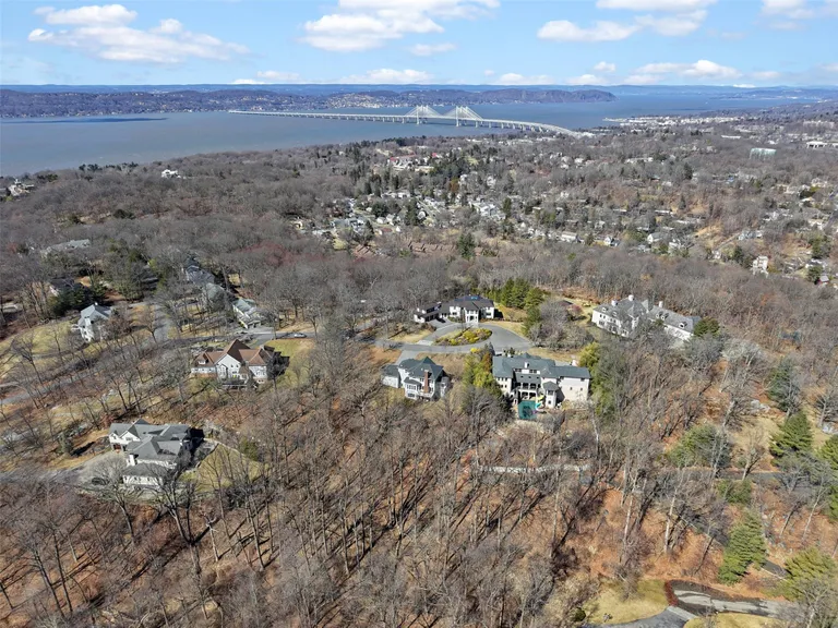 Westchester Real Estate | View 1 Riverview Court | room 38 | View 39
