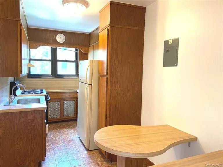 New York City Real Estate | View 154 Martling Avenue Unit# Bldg. 2 D2 | room 6 | View 7