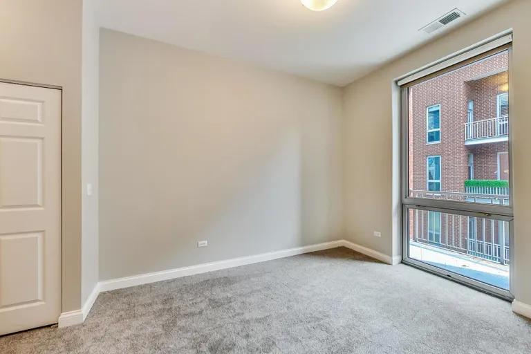New York City Real Estate | View 2025 S Indiana, 409 | room 9 | View 10
