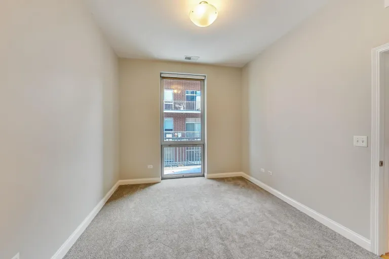 New York City Real Estate | View 2025 S Indiana, 409 | room 11 | View 12