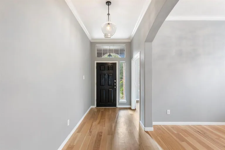 New York City Real Estate | View 118 N Archwyck Circle | room 5 | View 6