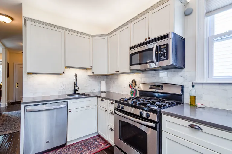 New York City Real Estate | View 2335 N Monticello | room 8 | View 9