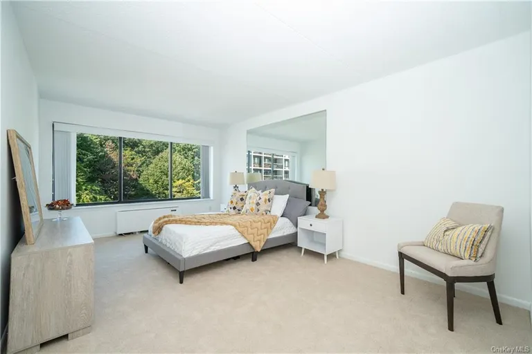 New York City Real Estate | View 400 High Point Drive Unit# PH10 | room 10 | View 11