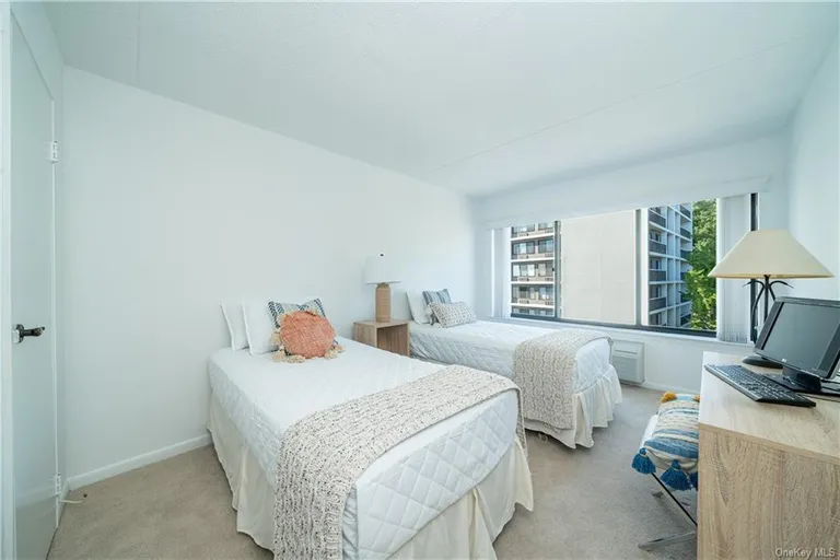 New York City Real Estate | View 400 High Point Drive Unit# PH10 | room 11 | View 12
