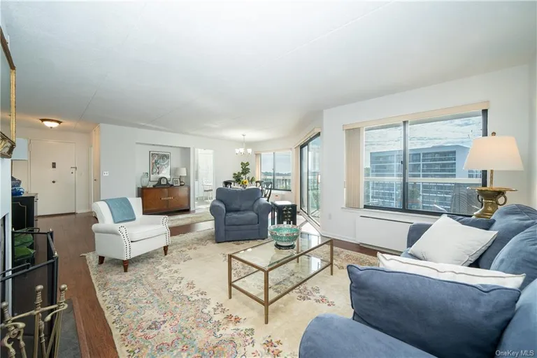 New York City Real Estate | View 400 High Point Drive Unit# PH10 | room 4 | View 5
