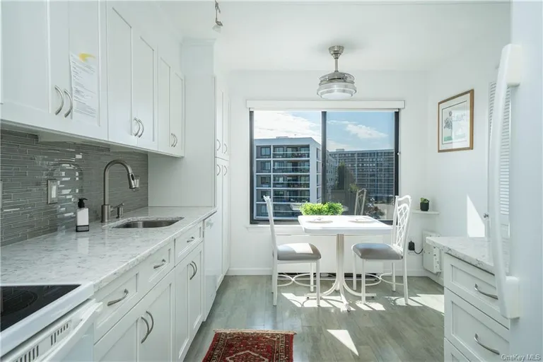New York City Real Estate | View 400 High Point Drive Unit# PH10 | room 1 | View 2