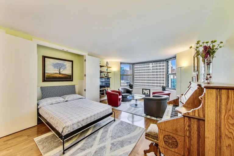 New York City Real Estate | View 535 N Michigan, 1610 | room 7 | View 8