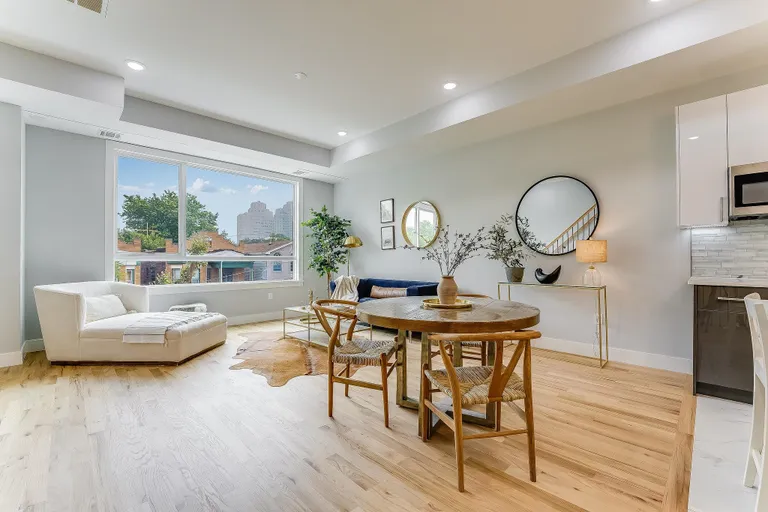 New York City Real Estate | View 43 Gardner Ave Unit# 2A | room 4 | View 5