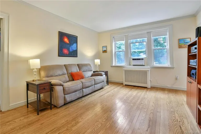 New York City Real Estate | View 294 Bronxville Road #5F | room 2 | View 3