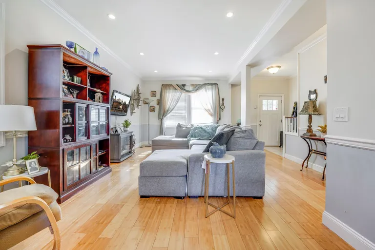 New York City Real Estate | View 22 Jewett Ave | room 2 | View 3