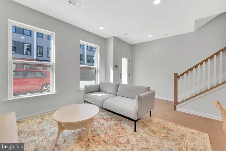 Central NJ/Bucks County, PA Real Estate | View 710 Parker Boulevard | room 4 | View 5