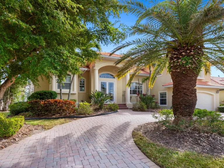 Sarasota/St. Petersburg Real Estate | View 12317 Baypointe Terrace | room 3 | View 4