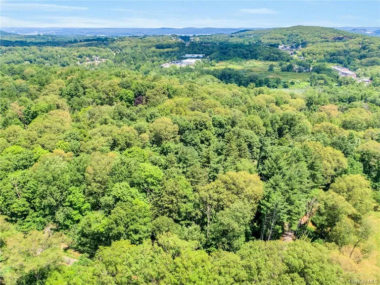 Rockland/Orange/NJ Real Estate | View 112 &114 Camp Hill Road | room 34 | View 35