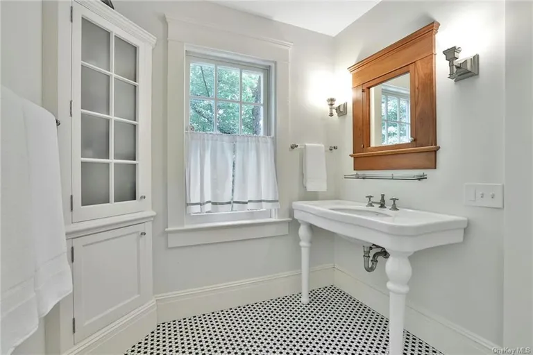 Rockland/Orange/NJ Real Estate | View 112 &114 Camp Hill Road | room 21 | View 22