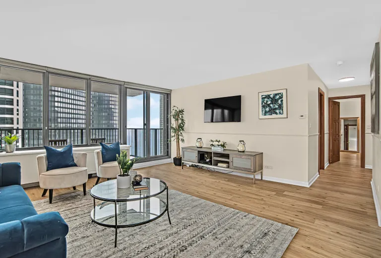New York City Real Estate | View 400 E Randolph, 3129 | room 3 | View 4