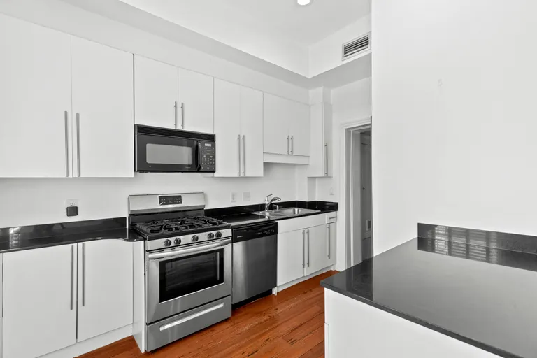 New York City Real Estate | View 117 West Gaston Street | room 11 | View 12