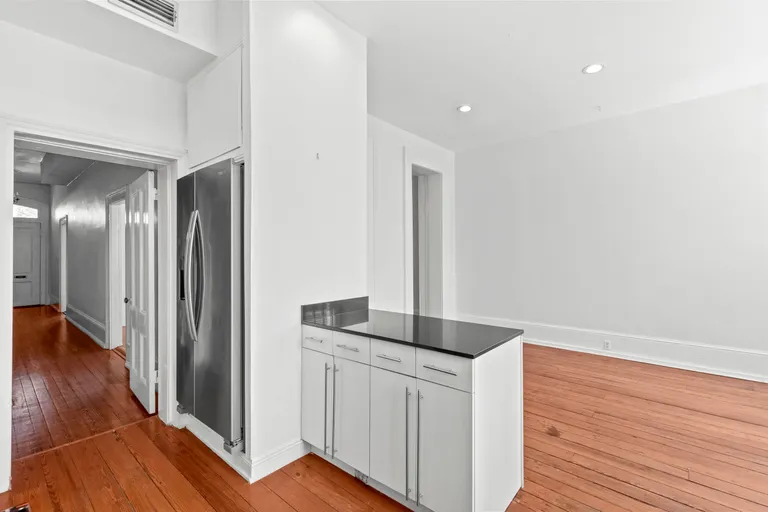 New York City Real Estate | View 117 West Gaston Street | room 12 | View 13