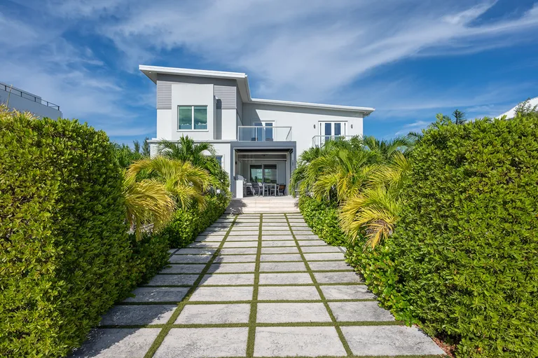 New York City Real Estate | View The Shores - Ultimate Eco Friendly Canal Front Family Home | Portfolio-10551 | View 24