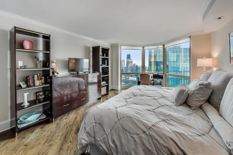 New York City Real Estate | View 195 N Harbor, 5401 | room 17 | View 18