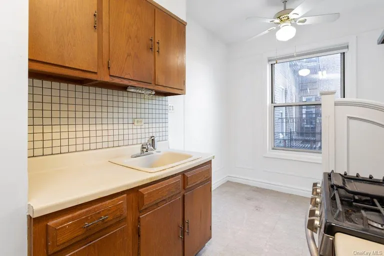 New York City Real Estate | View 1468 Midland Avenue #3H | room 15 | View 16