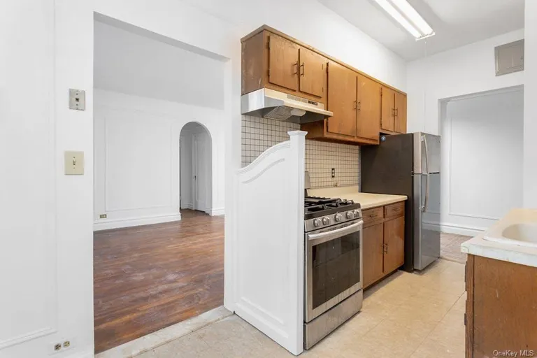 New York City Real Estate | View 1468 Midland Avenue #3H | room 17 | View 18