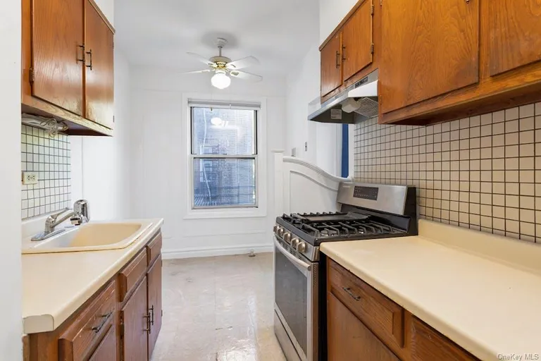 New York City Real Estate | View 1468 Midland Avenue #3H | room 14 | View 15