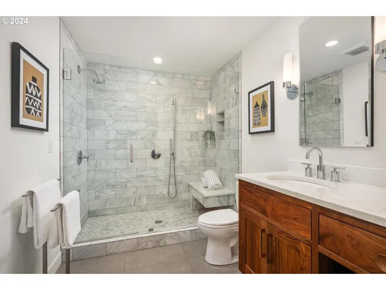 New York City Real Estate | View 2057 SW Montgomery Dr | room 19 | View 20