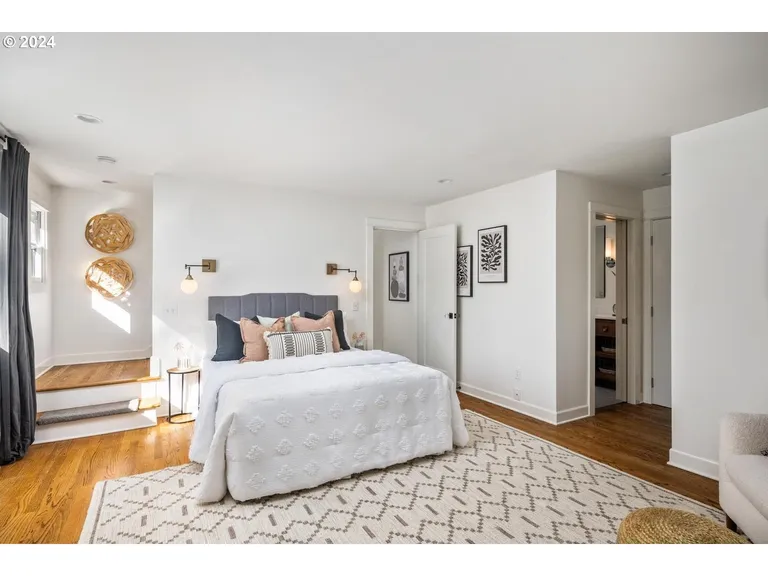 New York City Real Estate | View 2057 SW Montgomery Dr | room 17 | View 18