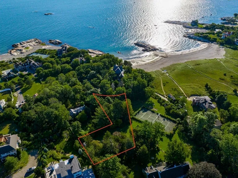 Boston, MA Real Estate | View 32 Lothrop Lane | room 3 | View 4