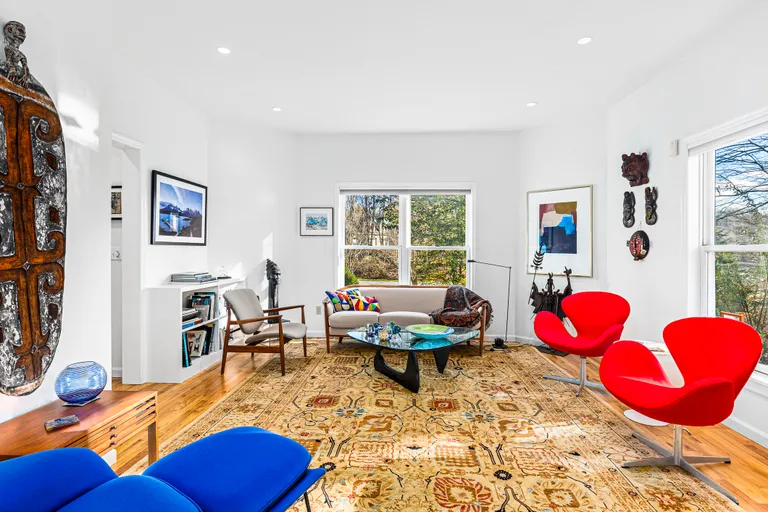 New York City Real Estate | View 11 Peacock Road | room 6 | View 7