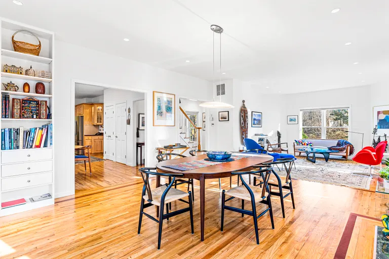 New York City Real Estate | View 11 Peacock Road | room 7 | View 8