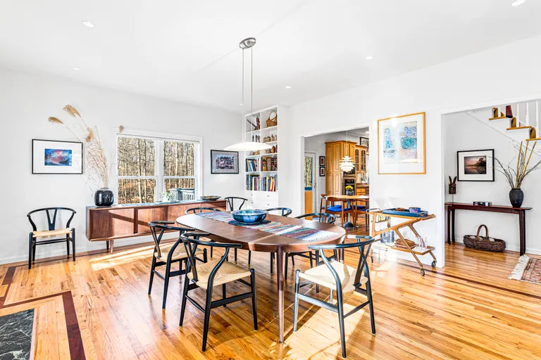 New York City Real Estate | View 11 Peacock Road | room 9 | View 10
