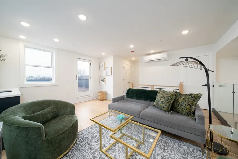 Jersey City/Hoboken Real Estate | View 332 Whiton St Unit# 3 | room 24 | View 25