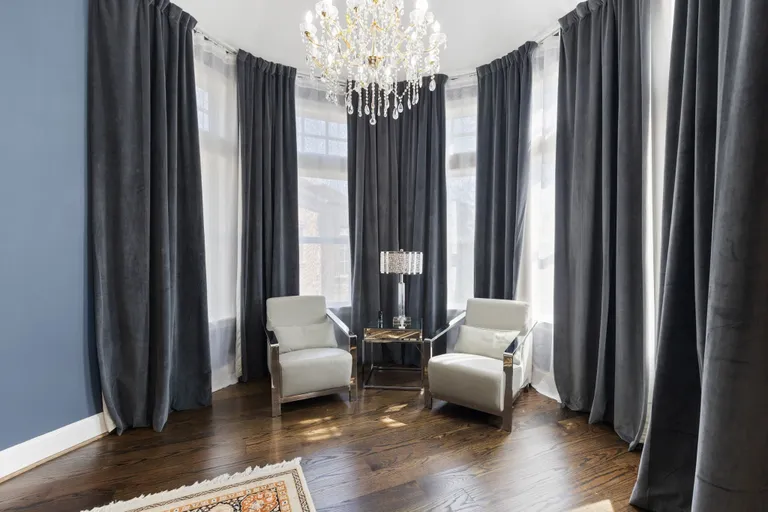 New York City Real Estate | View 22 History Row | room 23 | View 24