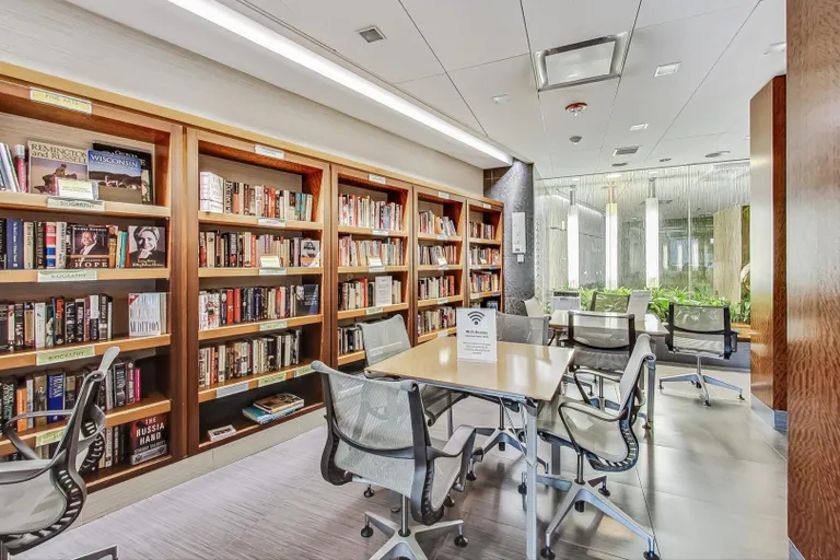 Chicago Real Estate | View 400 E Randolph, 1824 | room 30 | View 31