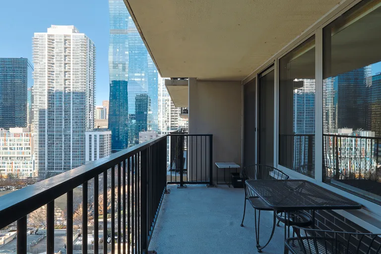Chicago Real Estate | View 400 E Randolph, 1824 | room 7 | View 8