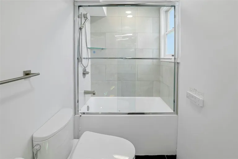 Rockland/Orange/NJ Real Estate | View 595 Piermont Avenue | room 19 | View 20