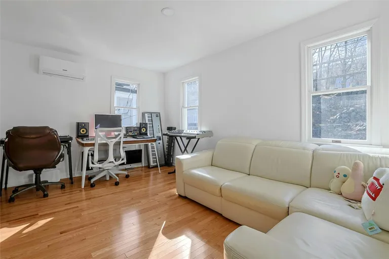 Rockland/Orange/NJ Real Estate | View 595 Piermont Avenue | room 25 | View 26
