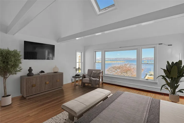Rockland/Orange/NJ Real Estate | View 595 Piermont Avenue | room 21 | View 22