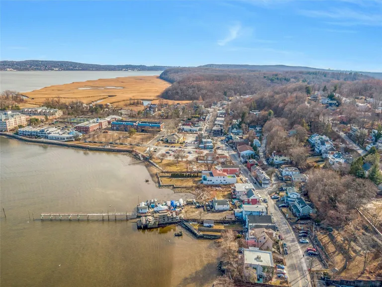 Rockland/Orange/NJ Real Estate | View 595 Piermont Avenue | room 4 | View 5