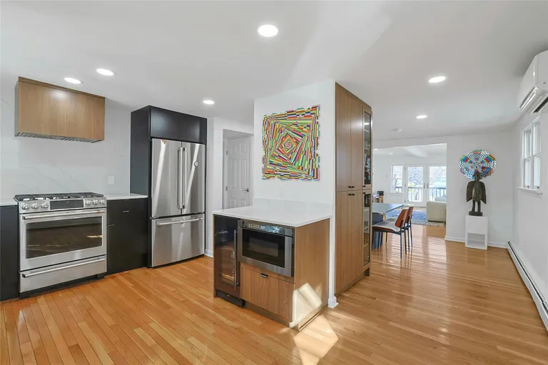 Rockland/Orange/NJ Real Estate | View 595 Piermont Avenue | room 10 | View 11