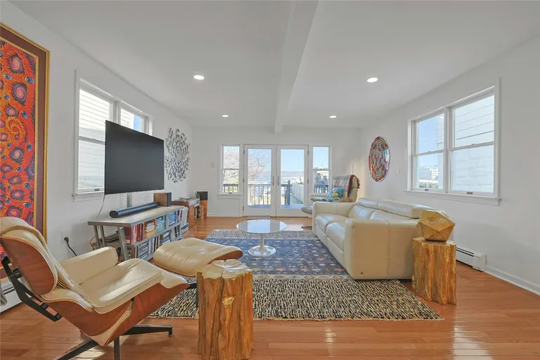 Rockland/Orange/NJ Real Estate | View 595 Piermont Avenue | room 5 | View 6