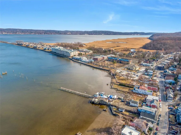 Rockland/Orange/NJ Real Estate | View 595 Piermont Avenue | room 30 | View 31