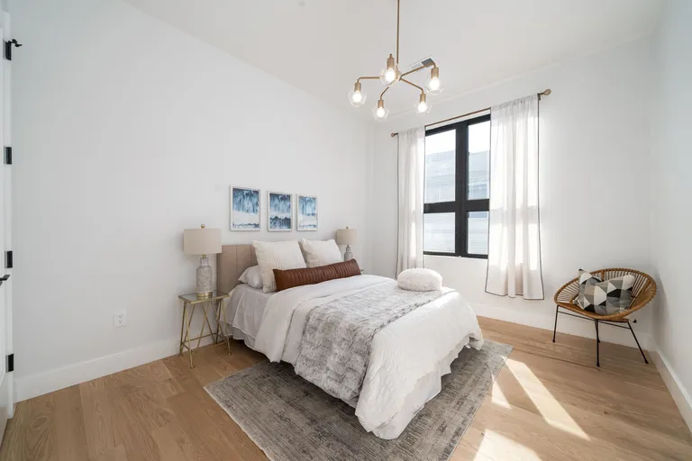 New York City Real Estate | View 46 Gardner Ave Unit# 1 | room 15 | View 16