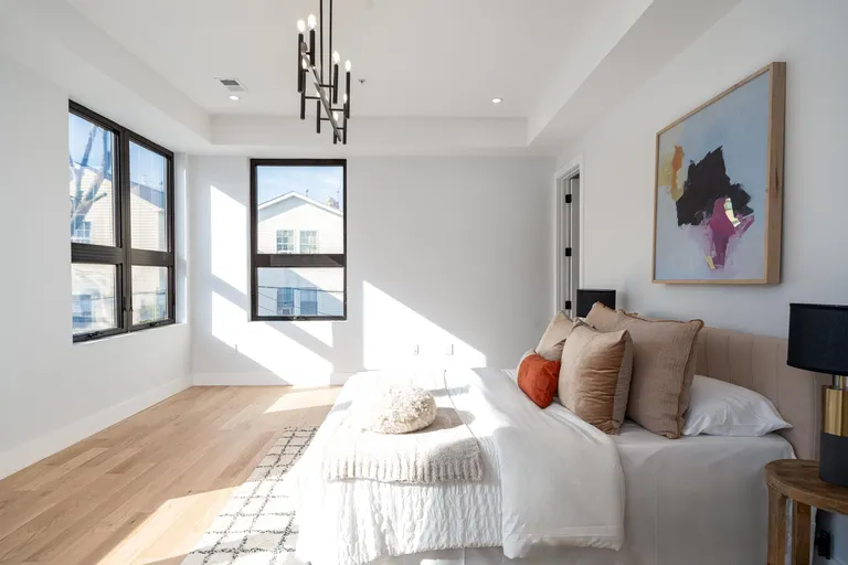 New York City Real Estate | View 46 Gardner Ave Unit# 1 | room 21 | View 22